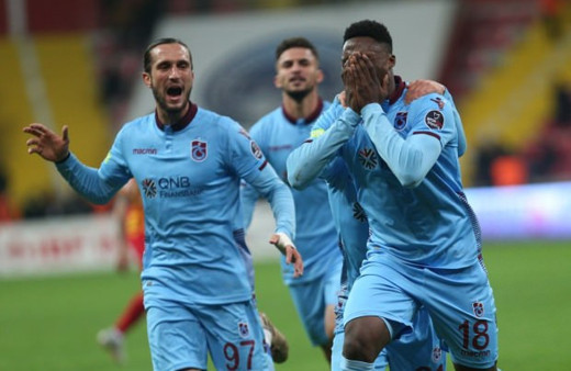 Caleb Ekuban gol sonrası gözyaşlarını tutamadı