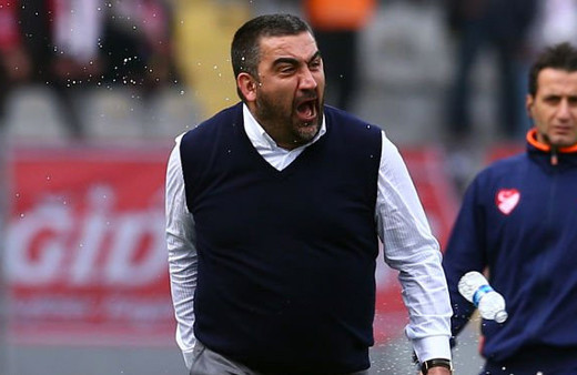 Ümit Özat'tan Ersun Yanal'a olay gönderme