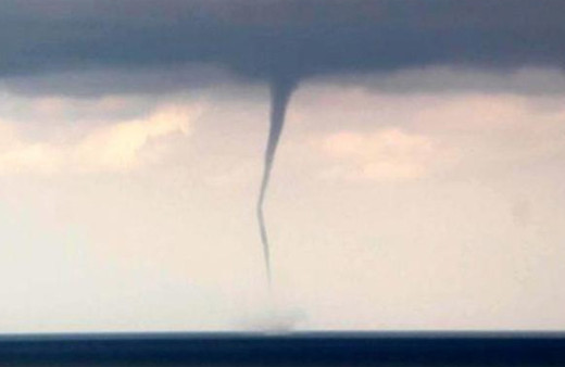 Antalya'nın Alanya ilçesinde hortum