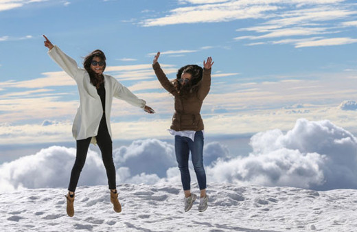 Aynı gün 4 mevsimi yaşatan şehir! Zirvede kar, sahilde deniz keyfi