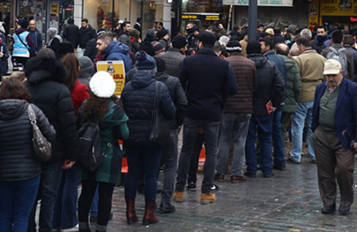 Kayseri'den gelenler bile var kuyrukların sonu bitmiyor