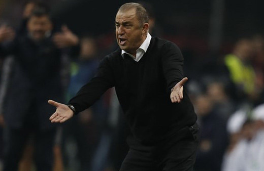 Fatih Terim kaçan gollerin ardından çılgına döndü