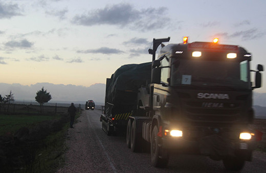 Fırat’ın doğusuna tank ve fırtına obüs sevkiyatı