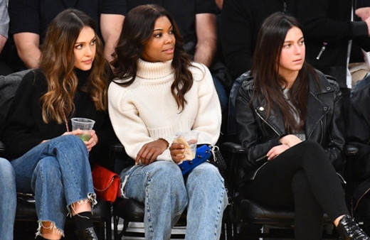 Jessica Alba ve Gabrielle Union NBA maçında