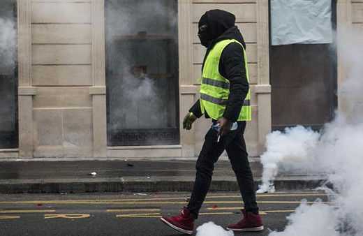 Fransa yarına kilitlendi 8 bin polisi Paris'e yığdı