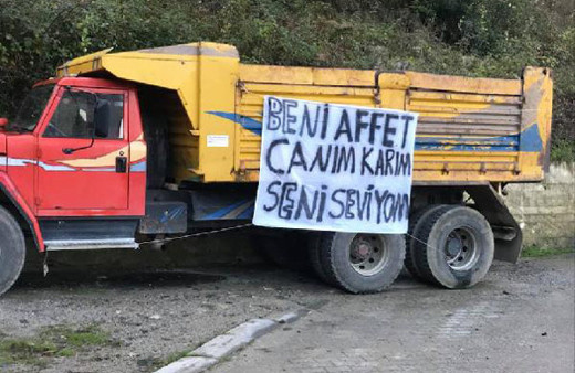 Kamyon yazısı ile karısından özür diledi 