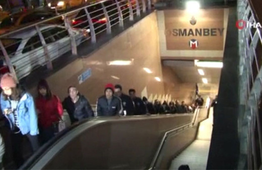 Osmanbey'de bir kişi raylara düştü, metro seferleri yapılamıyor