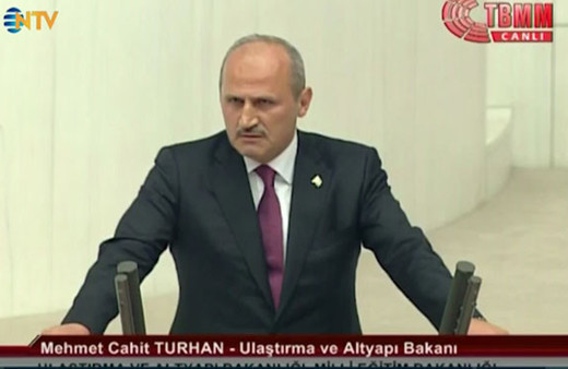 Bakan Turhan'dan tren kazası açıklaması