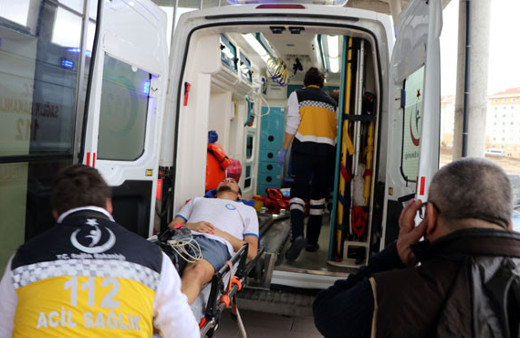 Milli yüzücü korkuttu! Şampiyona esnasında fenalaştı