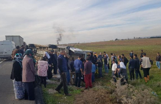 Düğün konvoyunda feci kaza: Çok sayıda yaralı var!