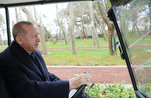 Erdoğan Esenler'de Millet Bahçesi'ni gezdi