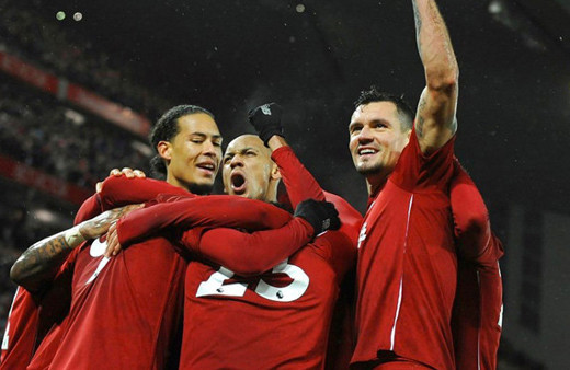 Liverpool, ManU'yu paramparça etti