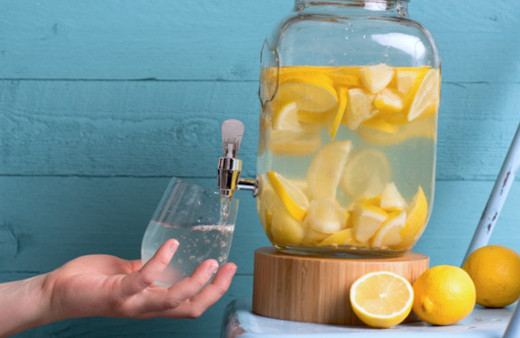 Günde bir bardak limon suyunun vücudunuzda yarattığı 13 değişiklik