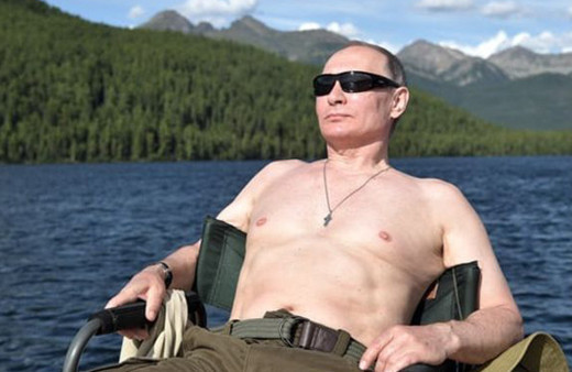 Putin, yıldızlara fark attı en fazla satılan takvim Putin oldu