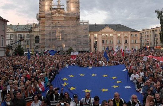Erken emeklilik bu defa isyan ettirdi Polonya'da yargıç görevlerine geri dönüyor
