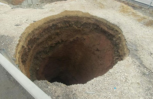 20 metrelik dev çukur! Çalışma başlatıldı