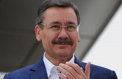 Melih Gökçek, Mehmet Özhaseki'ye destek tweetini sildi neler oluyor?