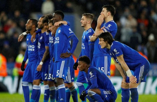 Çağlar penaltı kaçırdı, Manchester City turladı