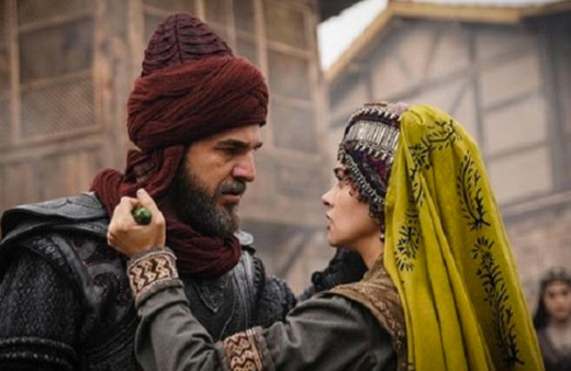 Ertuğrul Gazi kaç kere evlendi ilk karısı kim 2. evliliği kiminle?