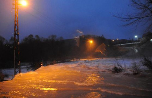 Yalova'da büyüt tehlike! Baraj kapakları açıldı