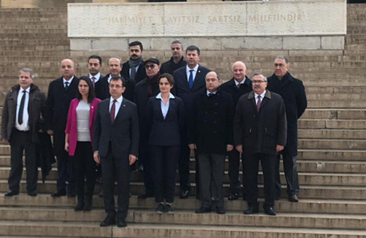 CHP'nin İstanbul adayı İmamoğlu Anıtkabir'i ziyaret etti
