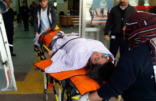 Sınırı geçmeye çalışan kadın mayına basınca ağır yaralandı...