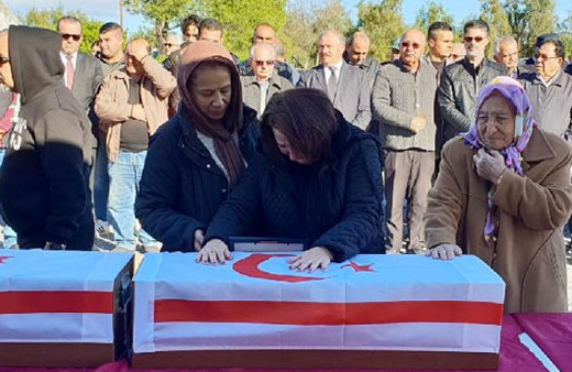 44 yıl önce Rumlar'ın katlettiği 15 şehit toprağa verildi