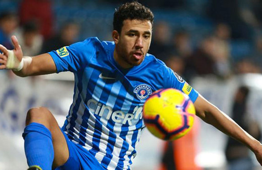 Flaş karar! Yıldız futbolcu süresiz kadro dışı