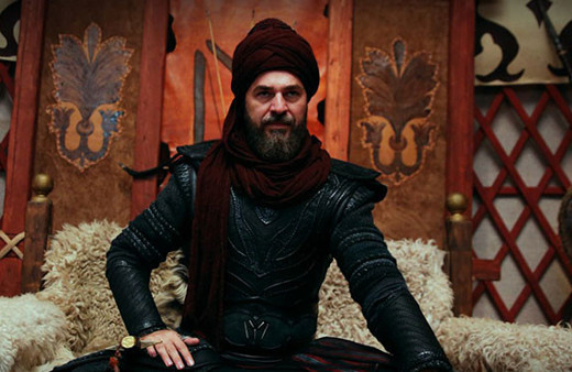 Savaşçı'nın yıldızı Diriliş Ertuğrul'a katıldı hemen at binmeye başladı