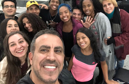 Haluk Levent'ten Kolombiyalı dansçılara müjdeli haber!