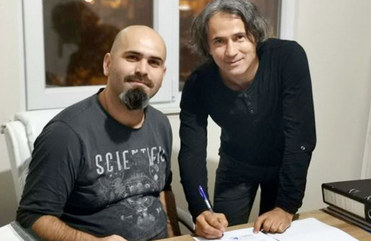 'Rockçı İmam' profesyonel müzik yaşamına atıldı