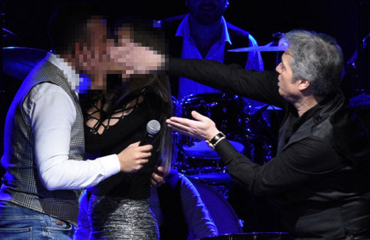 Cengiz Kurtoğlu ne yapacağını şaşırdı sahneye çıkıp öpüştüler