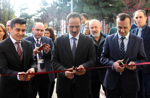 Elazığ'da yapay zeka laboratuvarı açıldı