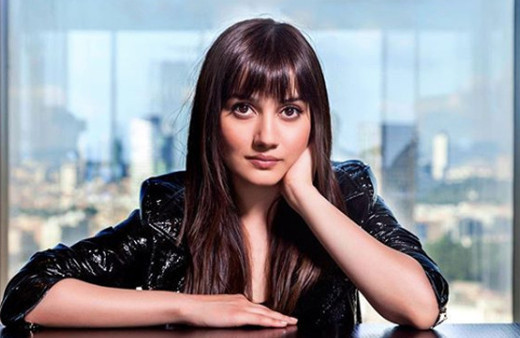 Yatak sahnesi olay olmuştu! Sevda Erginci resmen evrim geçirmiş