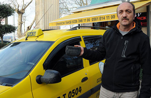 Taksici, altınların sahibini arıyor