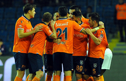M.Başakşehir 3 sezondur devreleri lider kapatıyor