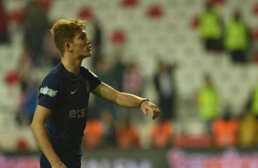 Antalyasporlu Fehmi Koç Fenerbahçe maçında tarihe geçti