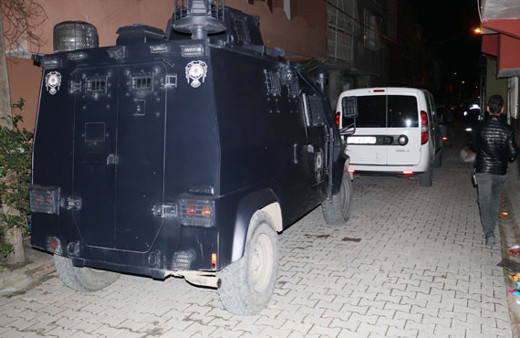 Adana'da torbacılara şafak operasyonu! Çok sayıda kişi gözaltında