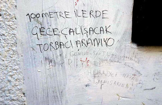 Darbe üstüne darbe yiyince duvara 'torbacı kalmadı' yazdılar