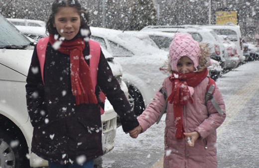 Düzce'de okullar tatil mi valilik 26 Aralık tatil olan okullar listesi
