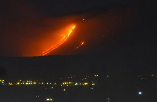 Etna faaliyete geçti korku dolu gecede 10 yaralı var