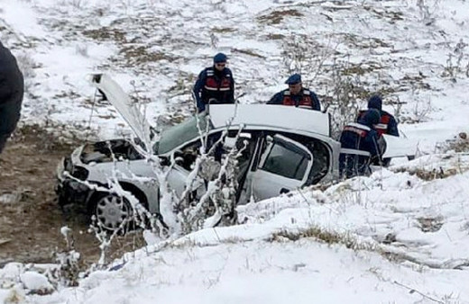 Ankara'da otomobil şarampole devrildi: 2'si imam, 3 ölü
