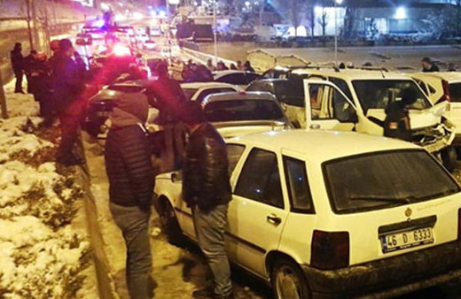 Ankara’da trafik kazası: 28 araç birbirine girdi