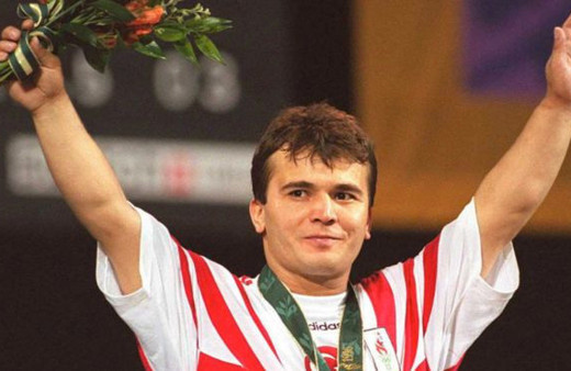 Babalık davası kesinleşti babası Naim Süleymanoğlu