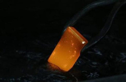 Bilim insanları bakırı altına çevirmeyi başardı