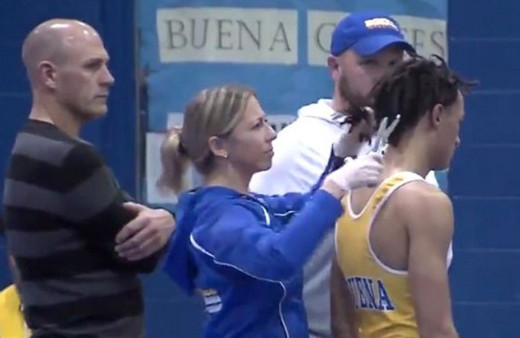 Dünya bu skandalı konuşuyor! Zorla saçlarını kesti