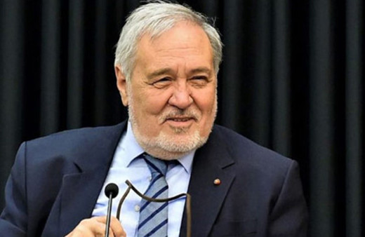 İlber Ortaylı'nın gençlik hali sosyal medyayı salladı!