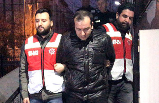 Sahte polis polisin dikkatiyle yakalandı