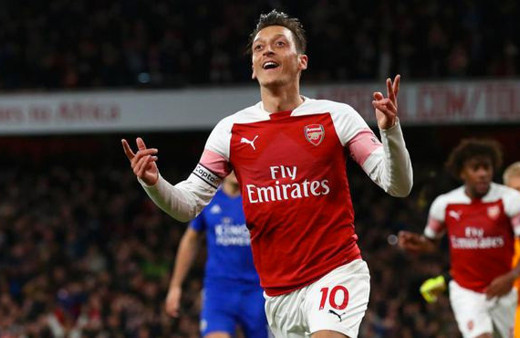 Mesut Özil için bomba iddia! Dünya devi peşine düştü