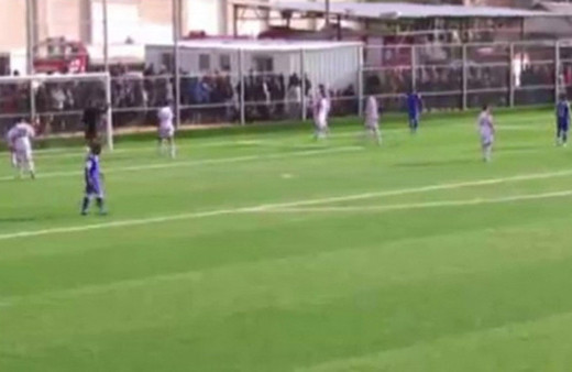 Ezan okununca hakem maçı durdurdu